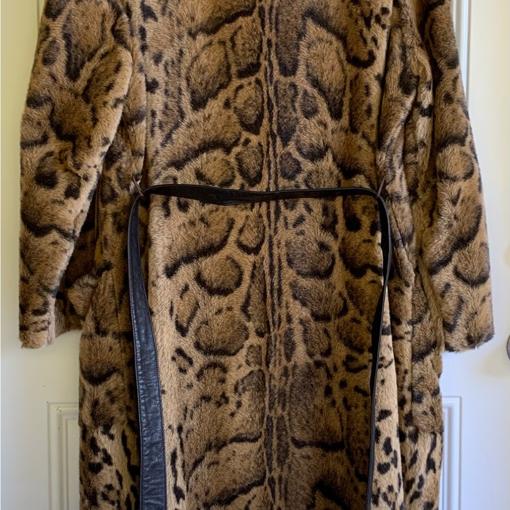 Azens of Philadelphia Faux Fur Coat - Picture 2 of 8